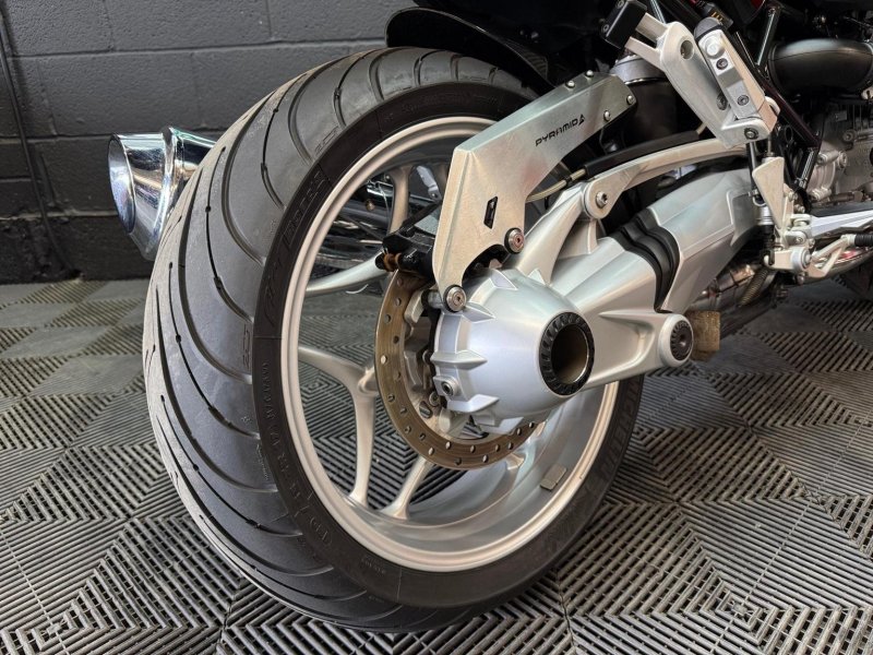 BMW R1200R