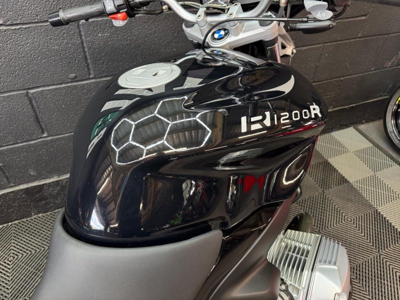 BMW R1200R