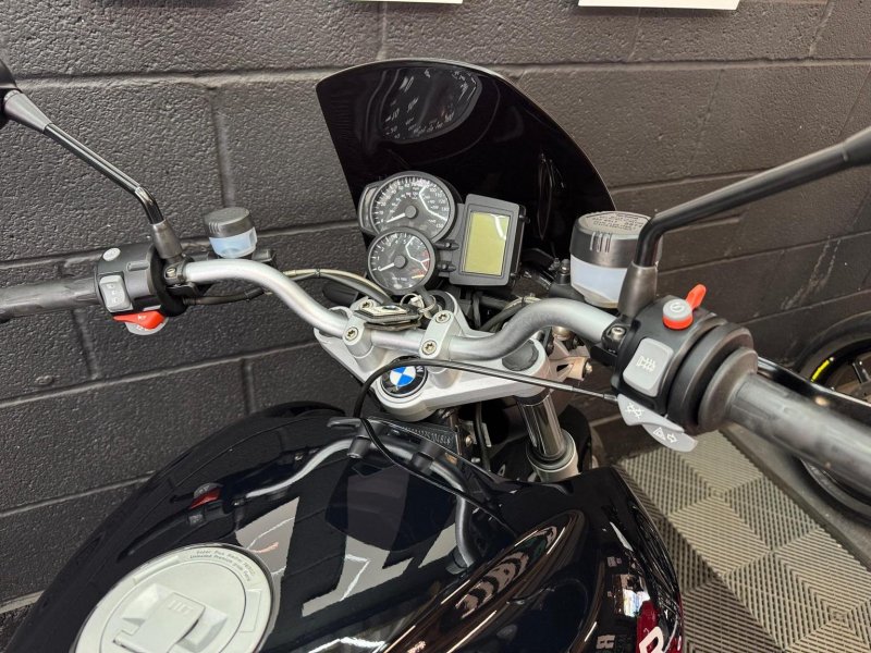 BMW R1200R