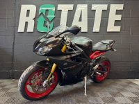 TRIUMPH DAYTONA 675