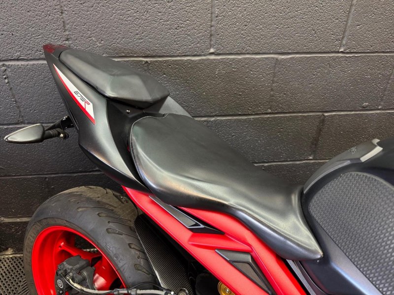 TRIUMPH DAYTONA 675