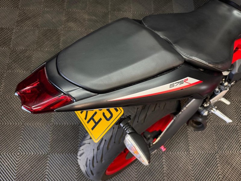 TRIUMPH DAYTONA 675