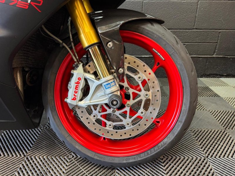 TRIUMPH DAYTONA 675