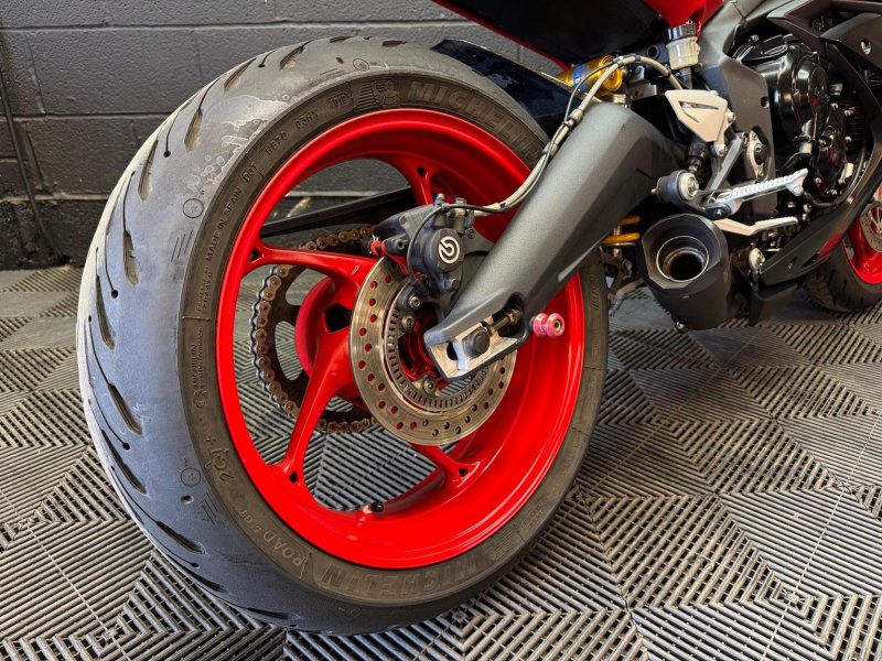 TRIUMPH DAYTONA 675