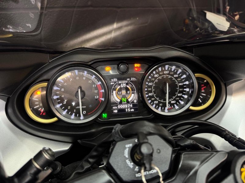 SUZUKI GSX1300R Hayabusa