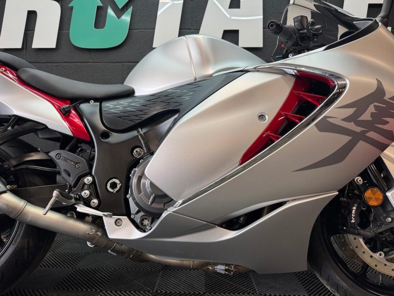 SUZUKI GSX1300R Hayabusa