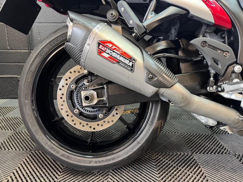 SUZUKI GSX1300R Hayabusa