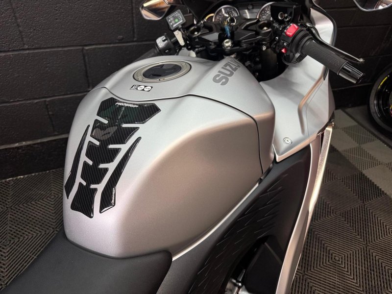 SUZUKI GSX1300R Hayabusa