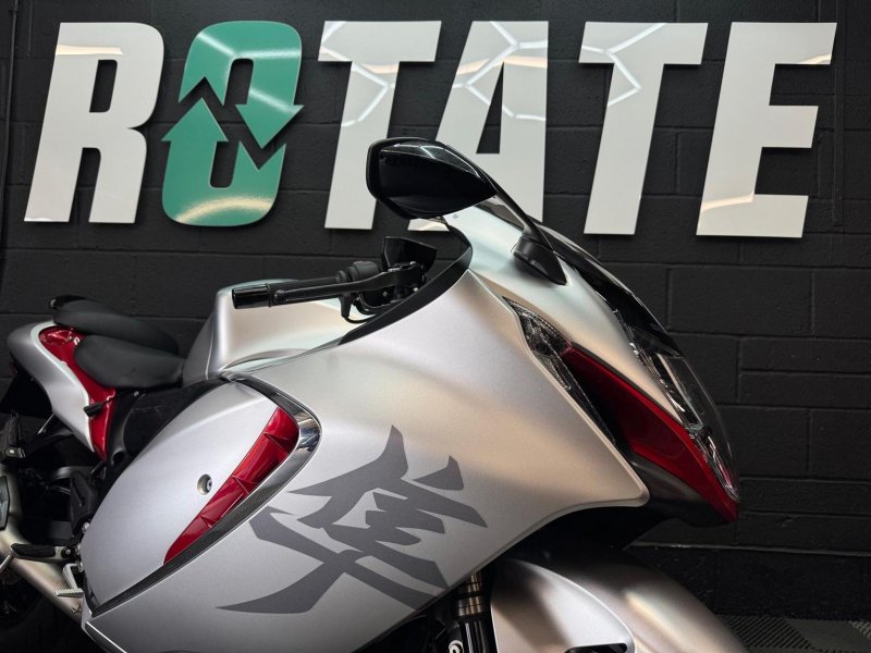 SUZUKI GSX1300R Hayabusa
