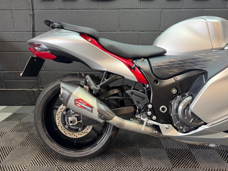 SUZUKI GSX1300R Hayabusa