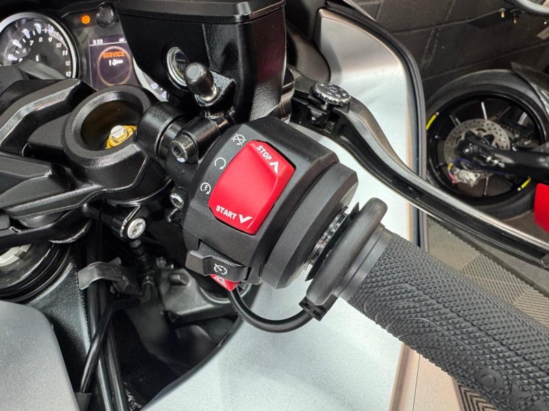 SUZUKI GSX1300R Hayabusa