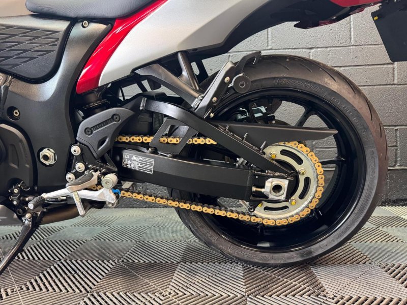 SUZUKI GSX1300R Hayabusa