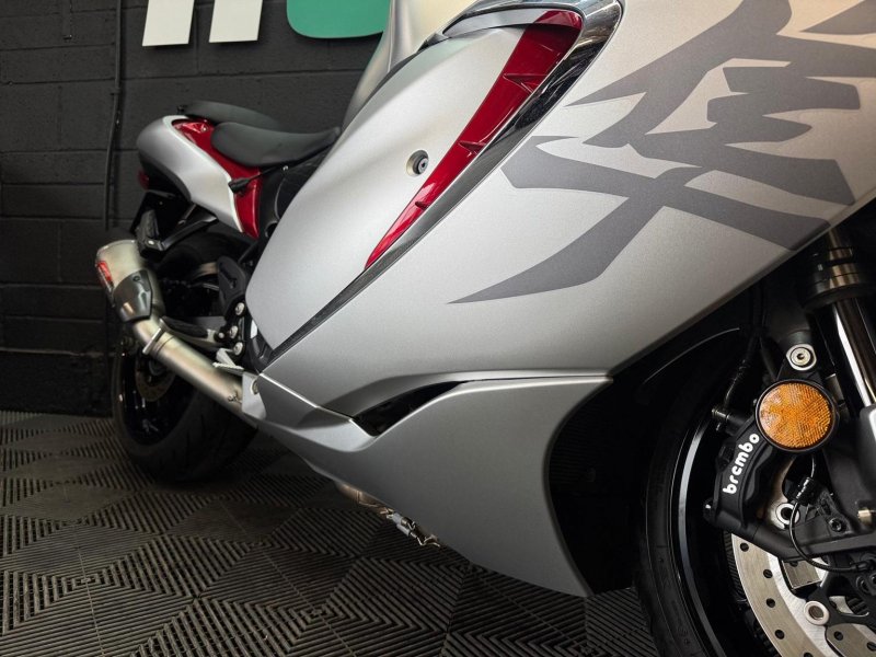 SUZUKI GSX1300R Hayabusa