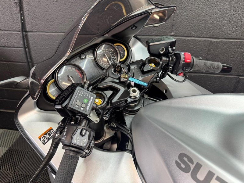 SUZUKI GSX1300R Hayabusa