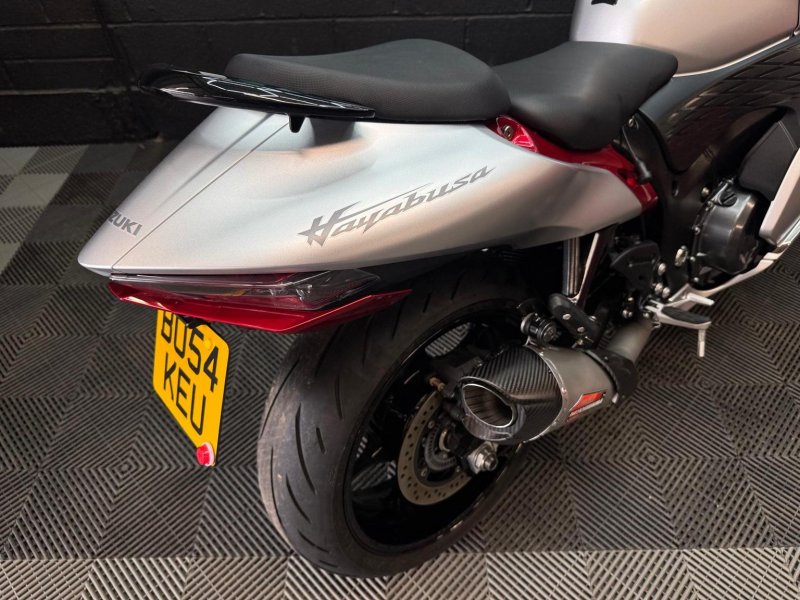 SUZUKI GSX1300R Hayabusa