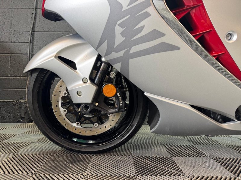 SUZUKI GSX1300R Hayabusa