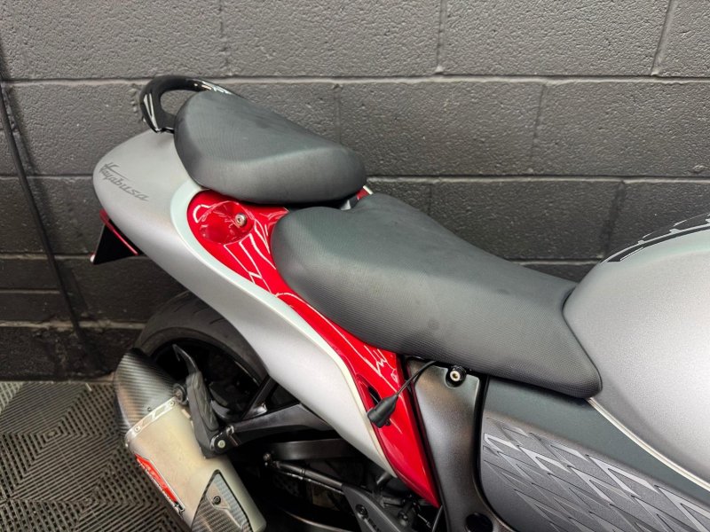 SUZUKI GSX1300R Hayabusa