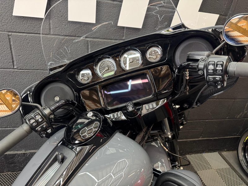HARLEY-DAVIDSON Touring