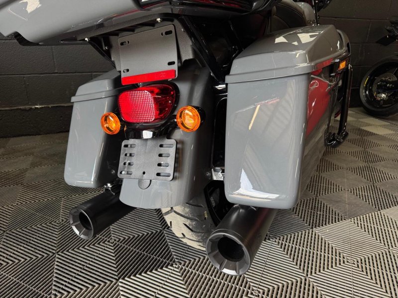 HARLEY-DAVIDSON Touring