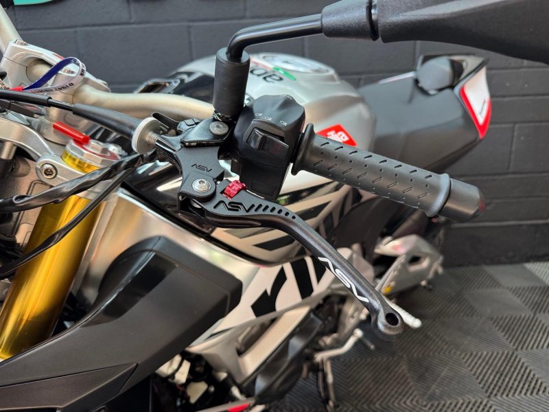 APRILIA Tuono 1000 V4