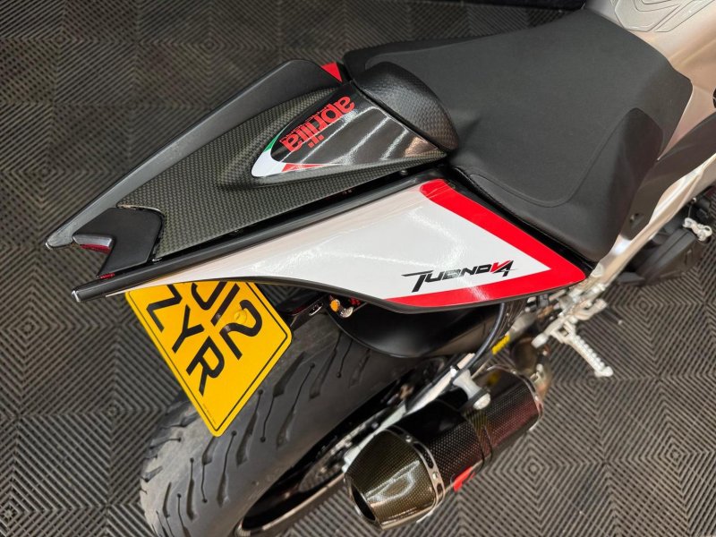 APRILIA Tuono 1000 V4
