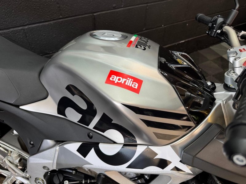 APRILIA Tuono 1000 V4