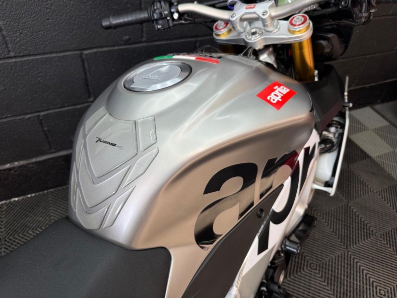 APRILIA Tuono 1000 V4