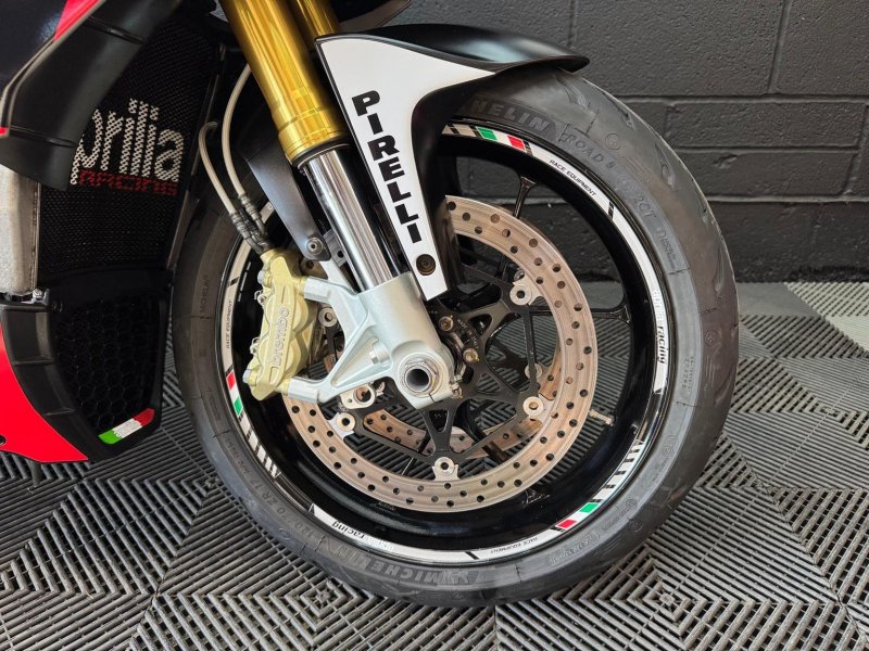 APRILIA Tuono 1000 V4