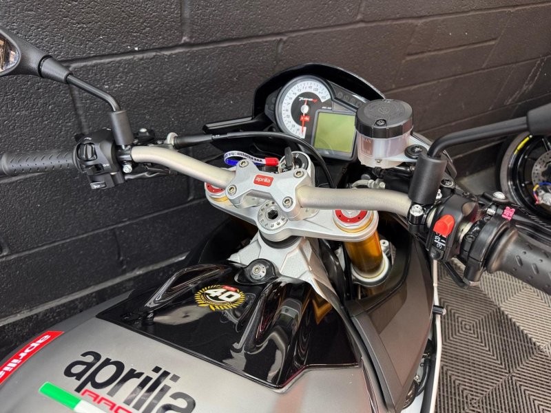 APRILIA Tuono 1000 V4