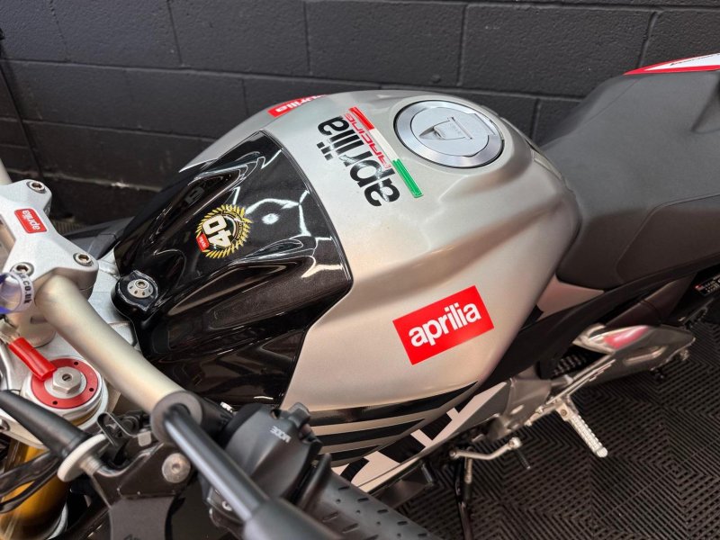 APRILIA Tuono 1000 V4