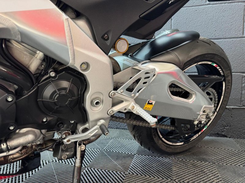 APRILIA Tuono 1000 V4