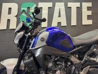 YAMAHA MT-09