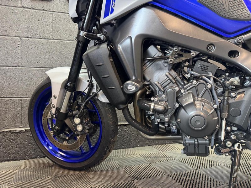 YAMAHA MT-09