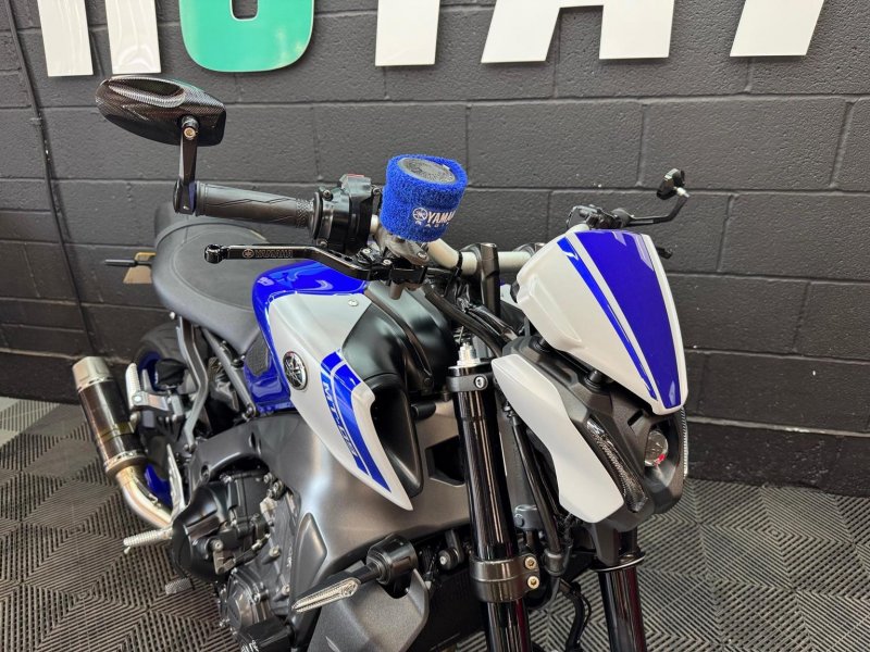 YAMAHA MT-09