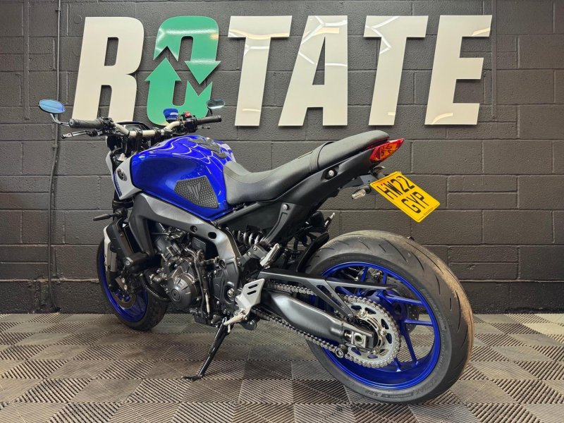 YAMAHA MT-09