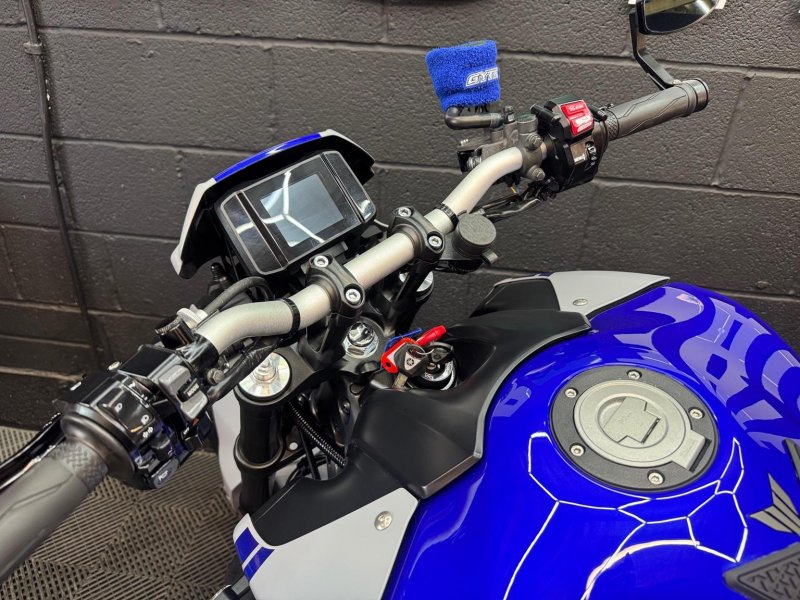 YAMAHA MT-09