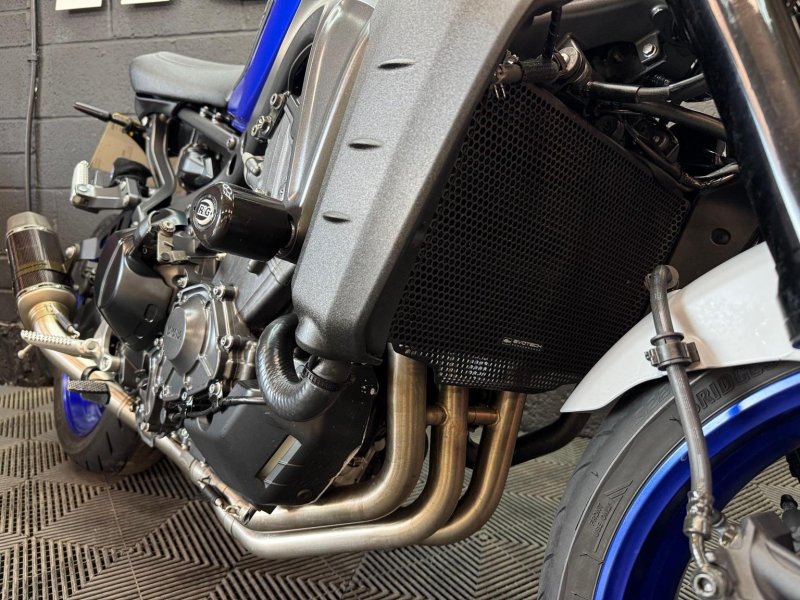 YAMAHA MT-09