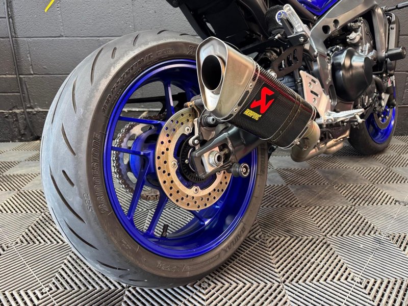 YAMAHA MT-09