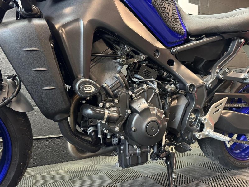 YAMAHA MT-09