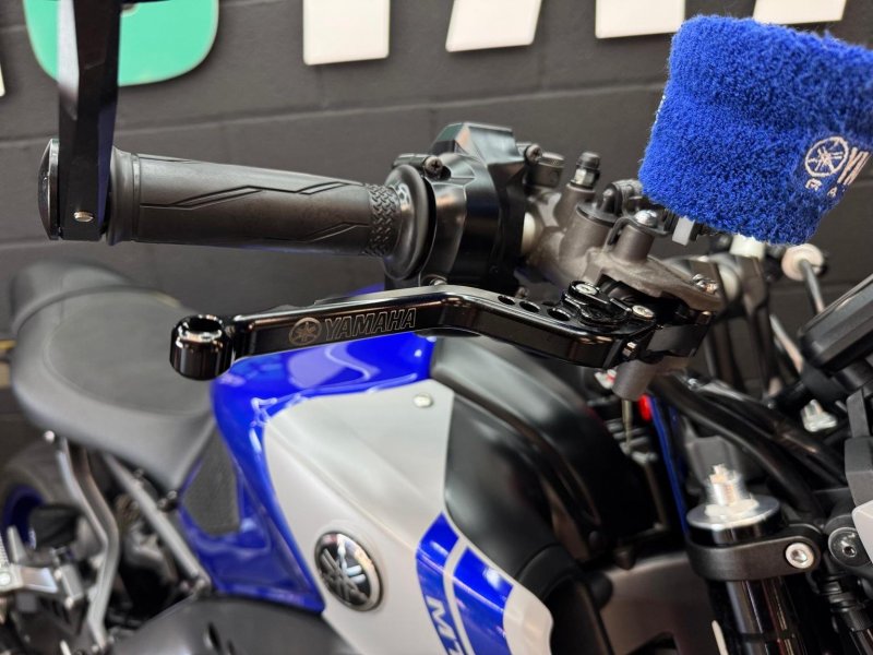 YAMAHA MT-09
