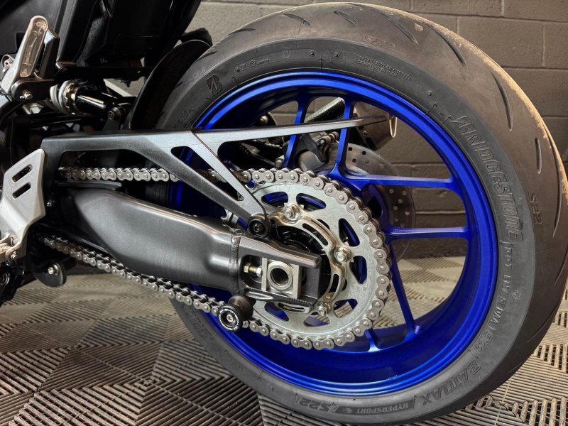 YAMAHA MT-09