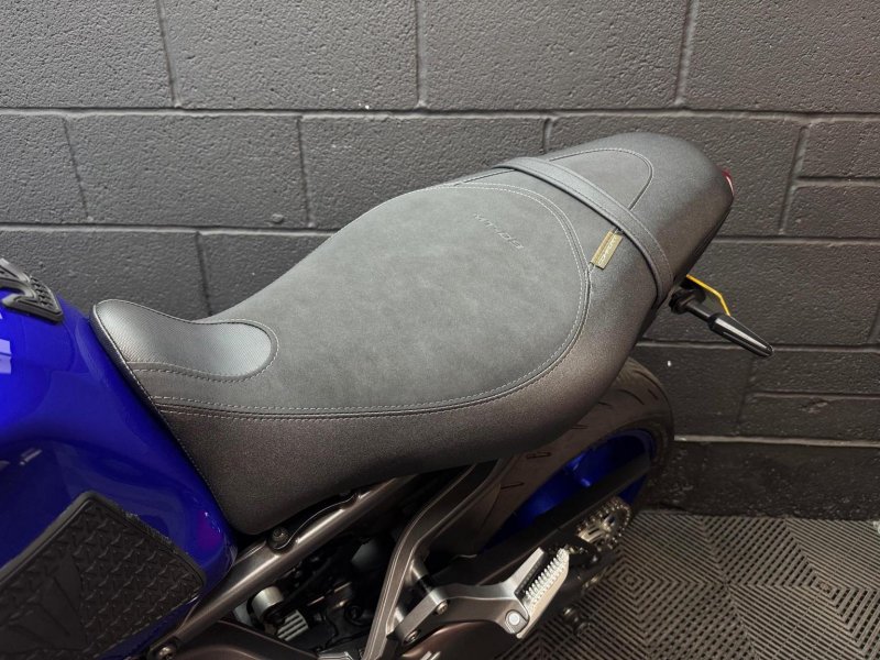 YAMAHA MT-09