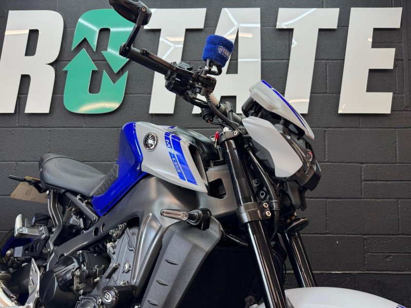 YAMAHA MT-09