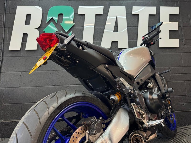 YAMAHA MT-09