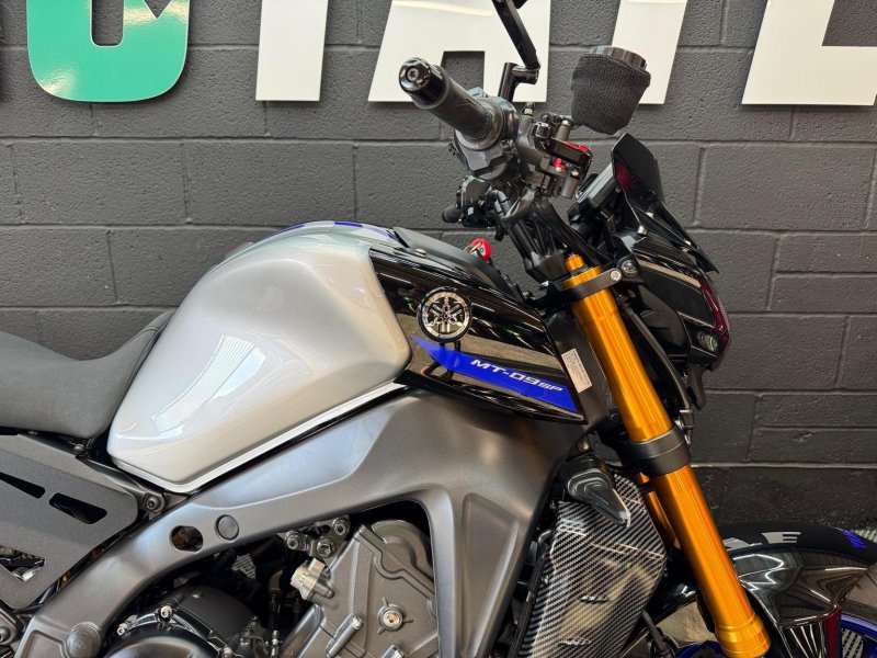 YAMAHA MT-09