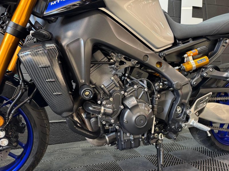 YAMAHA MT-09