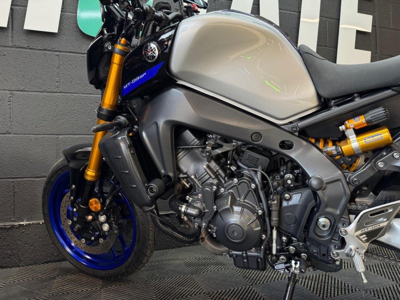 YAMAHA MT-09