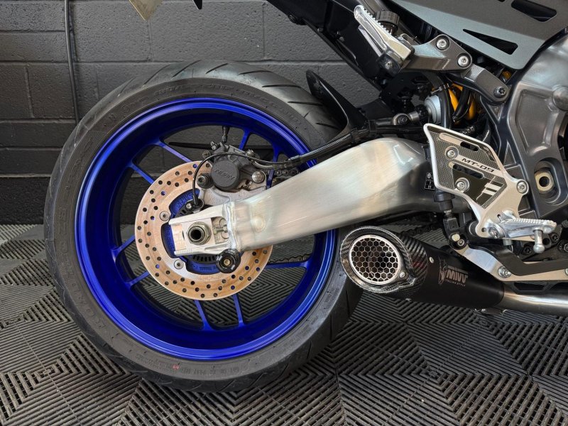 YAMAHA MT-09