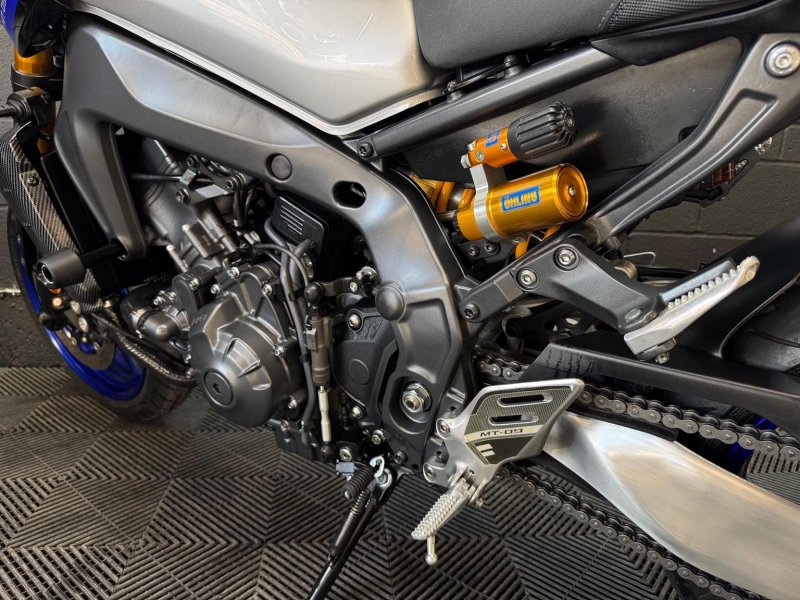 YAMAHA MT-09