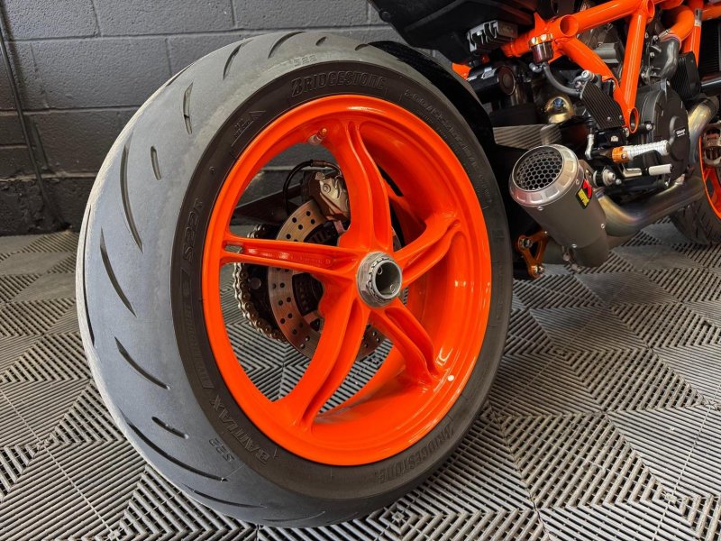 KTM 1290 SUPER DUKE R